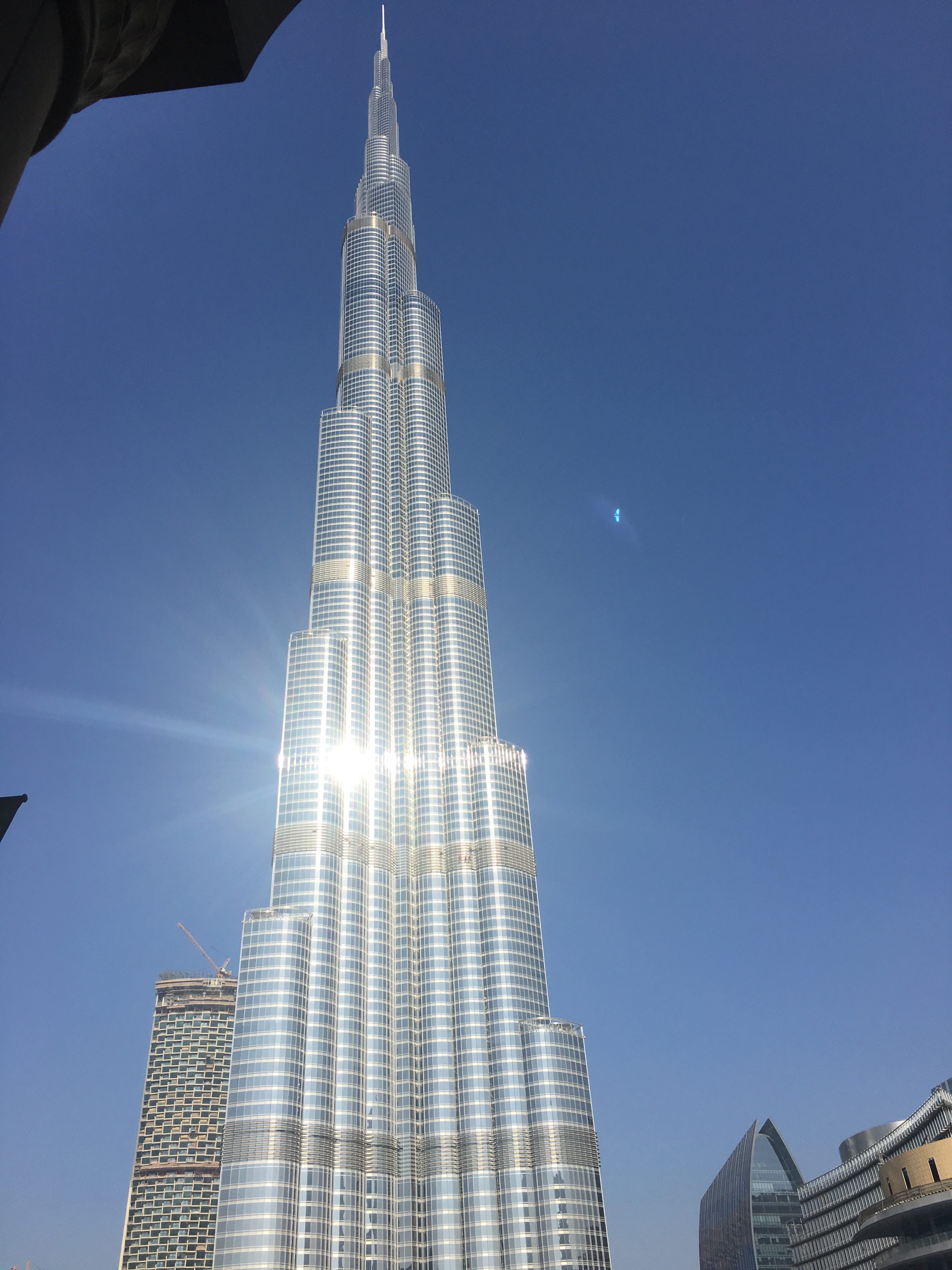 Burj Khalifa von der Sonne geküßt